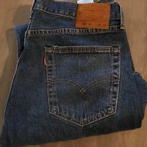 Men’s Levi jeans size 36x32 button fly